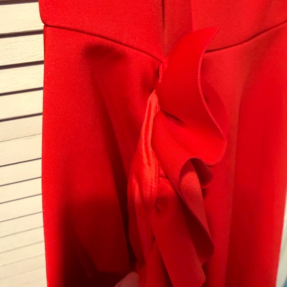 Elegant Red Ruffle Dress - Picture 4 of 9